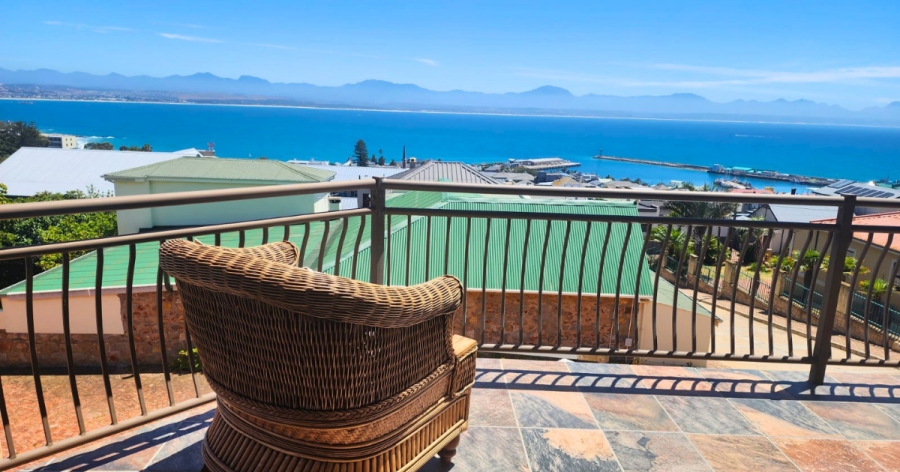 4 Bedroom Property for Sale in Mossel Bay Central Western Cape